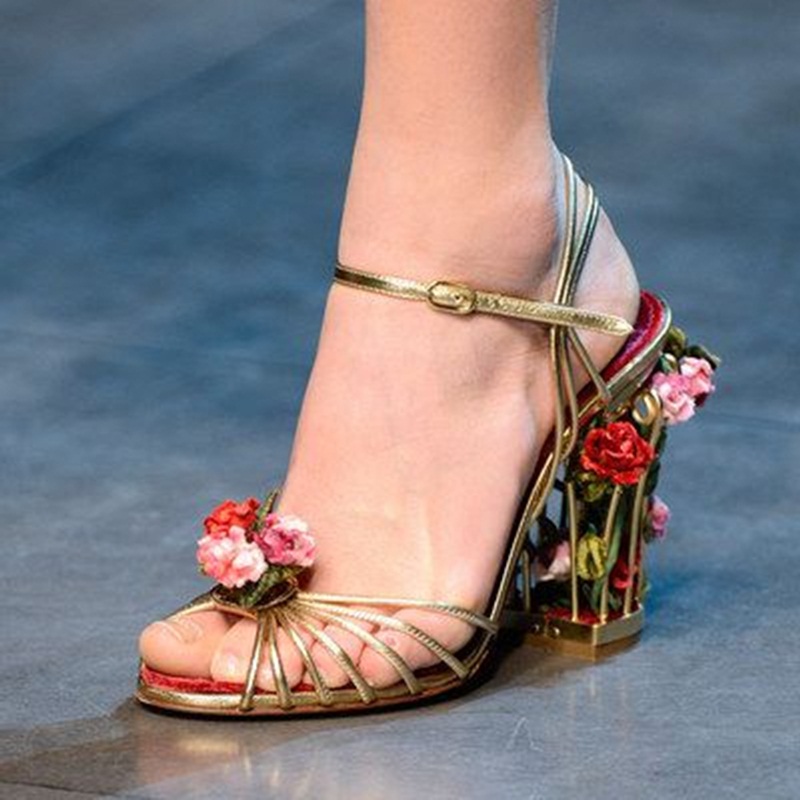 Strappy Heeled Sandals - Sandalias de lujo con forma de