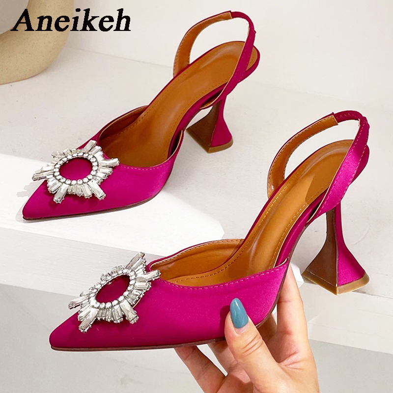 Women Shoes Zara - Marca Aneikeh, tacones altos de seda