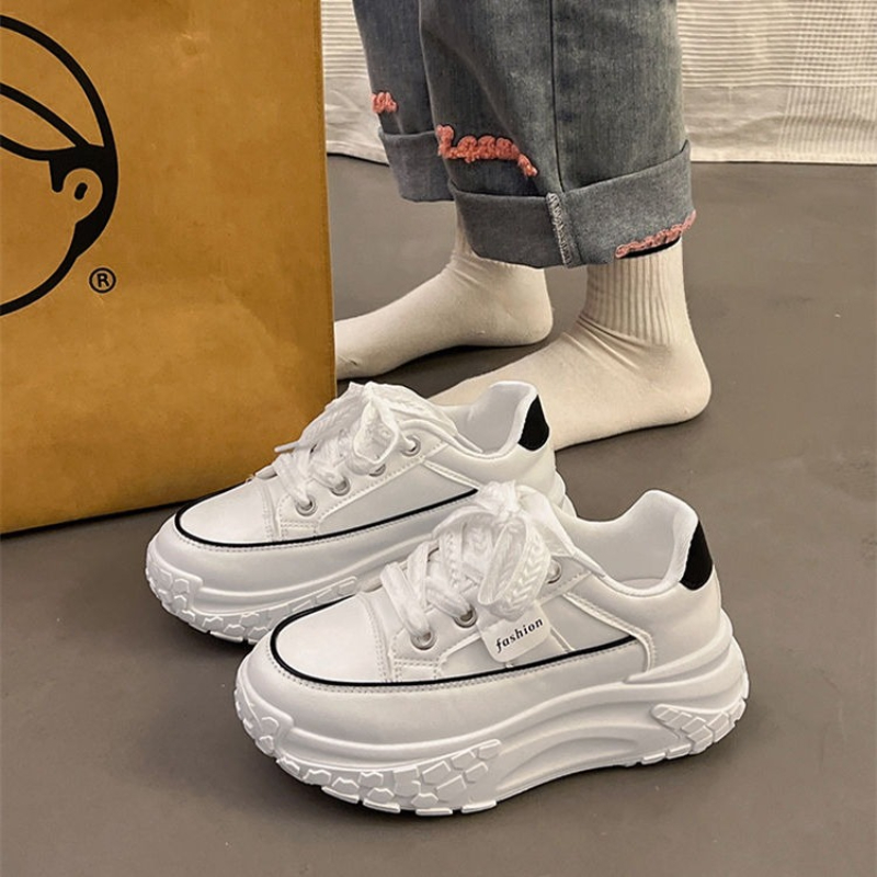 Zapatillas blancas gruesas de  - Platform Sneakers Chunky reseña y precio