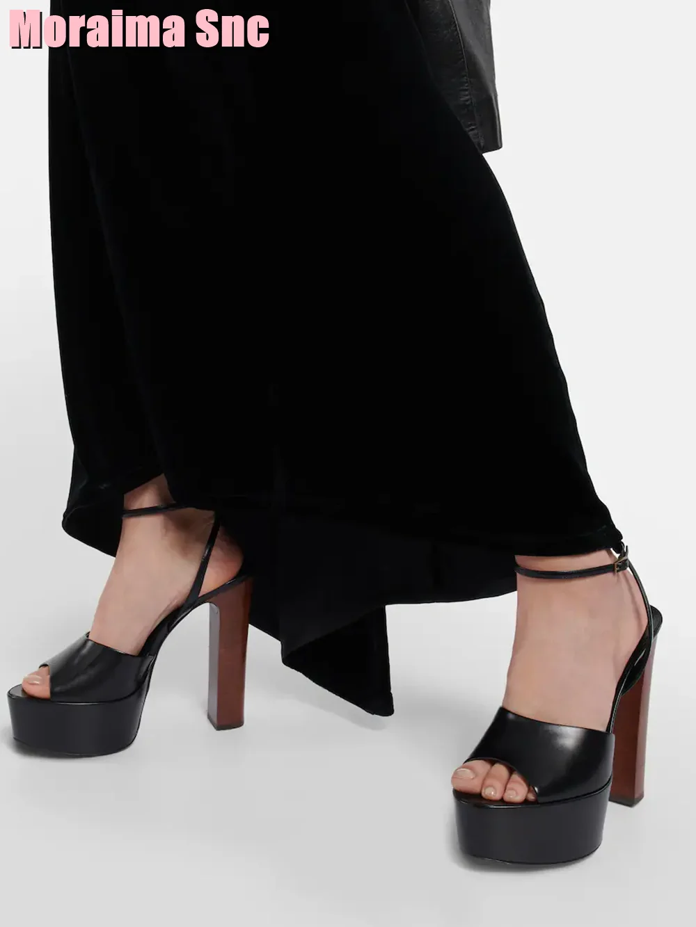 Sandalias de charol con plataf - Platform Sneakers Chunky reseña y precio