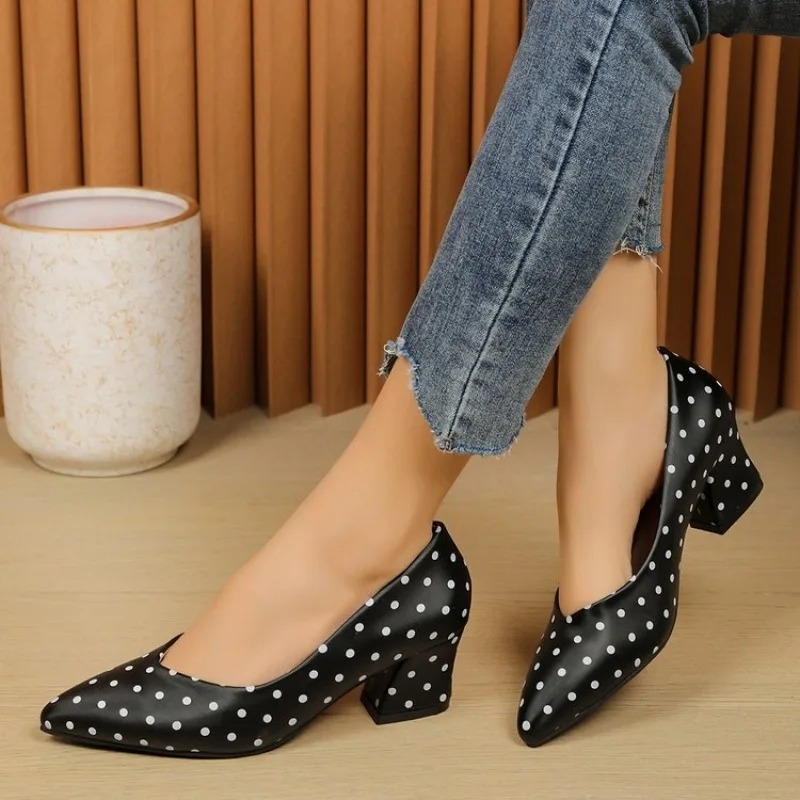 Zapatos de Tacón Medio con Pun - Court Heel Pointed reseña y precio