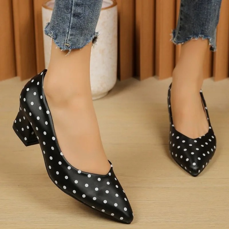 Zapatos de Tacón Medio con Pun - Court Heel Pointed reseña y precio