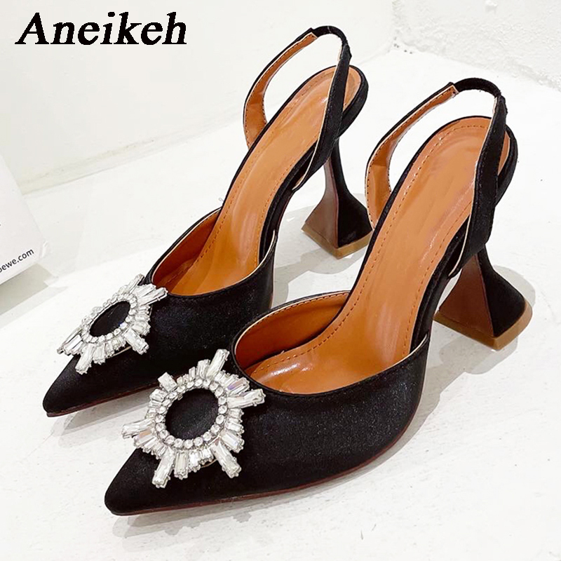 Marca Aneikeh, tacones altos d - Women Shoes Zara reseña y precio